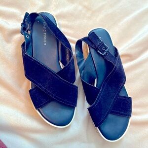 Gently used Marc Fisher Navy/ Leather/Suede sandals sz 8